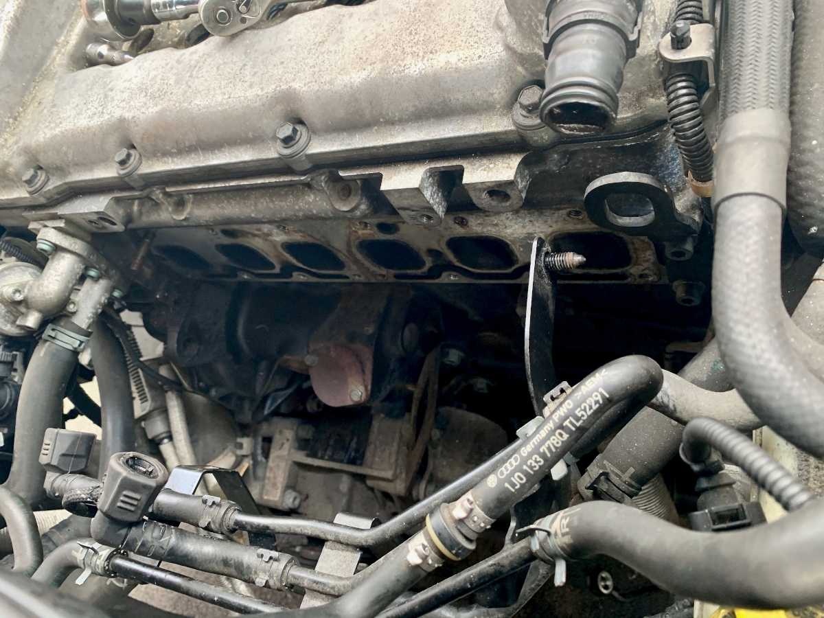 MK4 R32 exhaust manifold removal